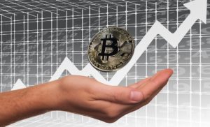 Il Bitcoin tuona! Valore in rialzo di 1.000 $ in solo 1 ora. Conviene investire attualmente?